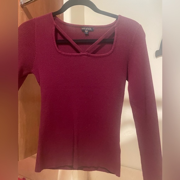 Sweater - Picture 1 of 1